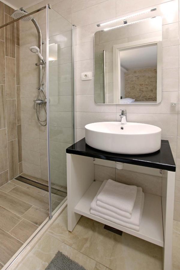 Luxory D-Rooms Вела-Лука Екстер'єр фото