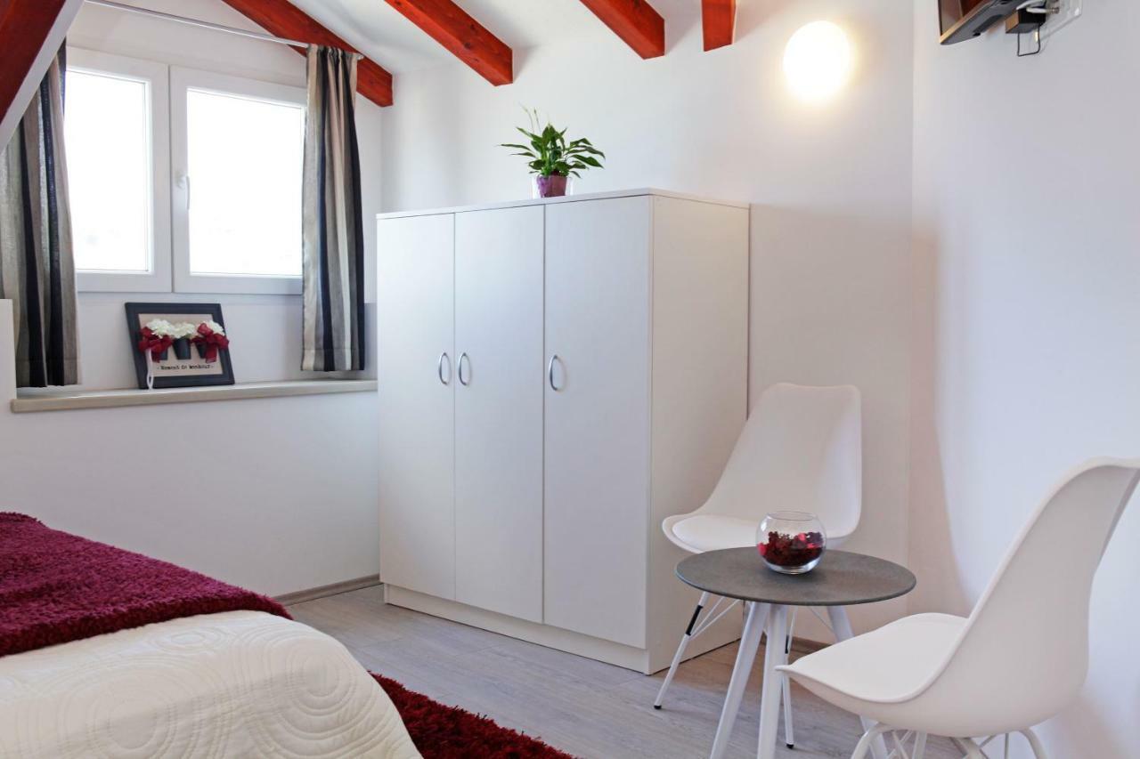 Luxory D-Rooms Вела-Лука Екстер'єр фото